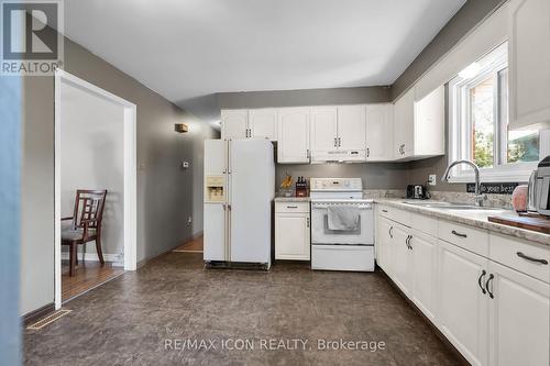 14 Farmington Drive, St. Thomas, ON - Indoor Photo Showing Kitchen