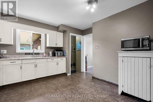 14 Farmington Drive, St. Thomas, ON - Indoor Photo Showing Kitchen With Double Sink