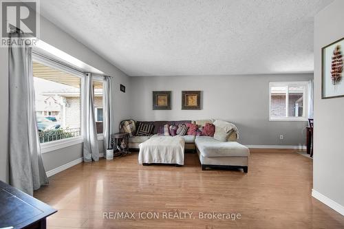 14 Farmington Drive, St. Thomas, ON - Indoor Photo Showing Other Room