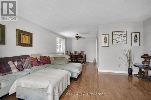 14 Farmington Drive, St. Thomas, ON - Indoor Photo Showing Living Room