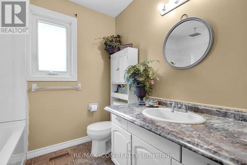 14 Farmington Drive, St. Thomas, ON - Indoor Photo Showing Bathroom