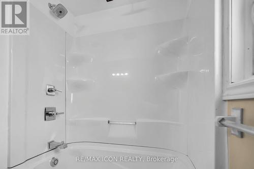 14 Farmington Drive, St. Thomas, ON - Indoor Photo Showing Bathroom