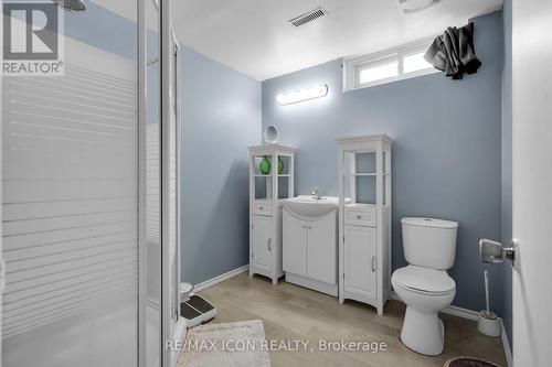 14 Farmington Drive, St. Thomas, ON - Indoor Photo Showing Bathroom