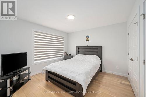 59 Wayside Lane, Southwold (Talbotville), ON - Indoor Photo Showing Bedroom