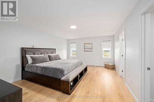 59 Wayside Lane, Southwold (Talbotville), ON - Indoor Photo Showing Bedroom