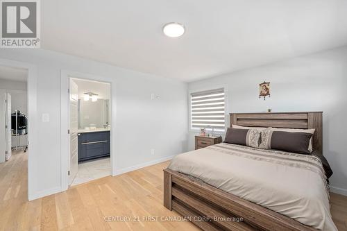 59 Wayside Lane, Southwold (Talbotville), ON - Indoor Photo Showing Bedroom