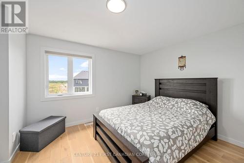 59 Wayside Lane, Southwold (Talbotville), ON - Indoor Photo Showing Bedroom