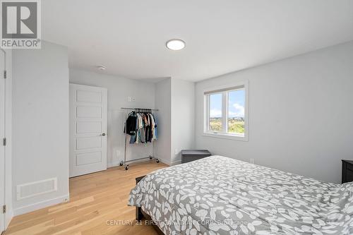 59 Wayside Lane, Southwold (Talbotville), ON - Indoor Photo Showing Bedroom