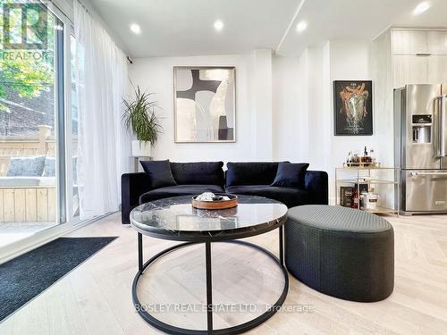 629 Shaw Street, Toronto (Palmerston-Little Italy), ON - Indoor Photo Showing Living Room