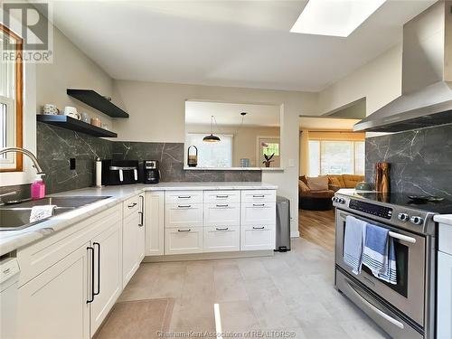 105 Tissiman Avenue, Chatham, ON - Indoor Photo Showing Kitchen