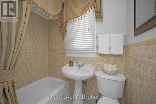 102 Manning Avenue, Toronto (Trinity-Bellwoods), ON - Indoor Photo Showing Bathroom