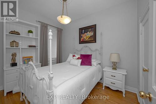 102 Manning Avenue, Toronto (Trinity-Bellwoods), ON - Indoor Photo Showing Bedroom