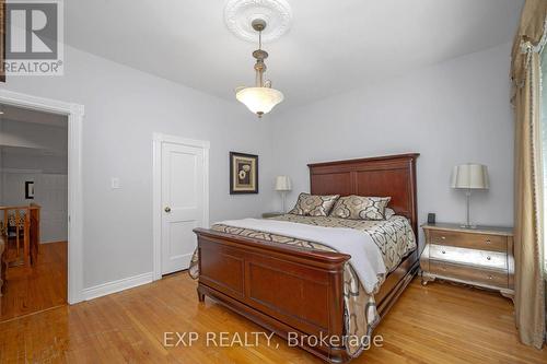 102 Manning Avenue, Toronto (Trinity-Bellwoods), ON - Indoor Photo Showing Bedroom