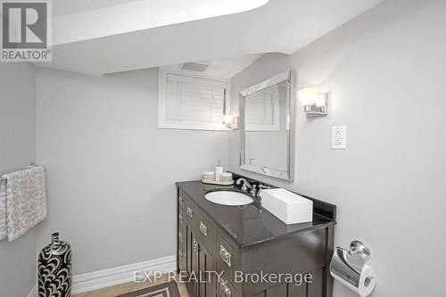 102 Manning Avenue, Toronto (Trinity-Bellwoods), ON - Indoor Photo Showing Bathroom