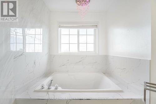 3541 Jorie Crescent, Mississauga (Churchill Meadows), ON - Indoor Photo Showing Bathroom