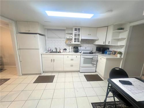 208 Picton Street E, Hamilton, ON - Indoor Photo Showing Kitchen