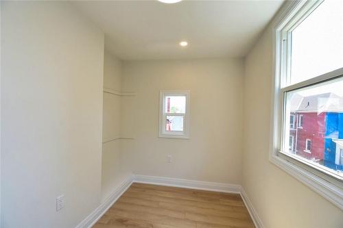 126 Evans Street, Hamilton, ON - Indoor Photo Showing Other Room