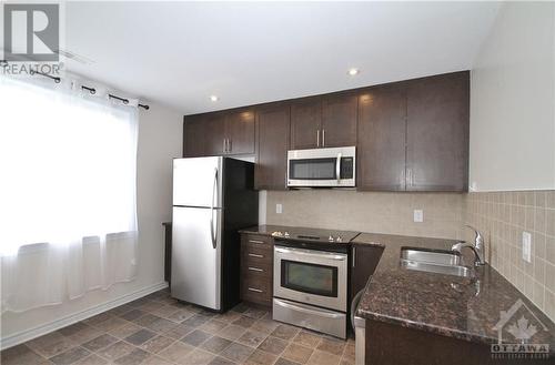 2545 Longfields Drive, Ottawa, ON - Indoor Photo Showing Kitchen With Double Sink