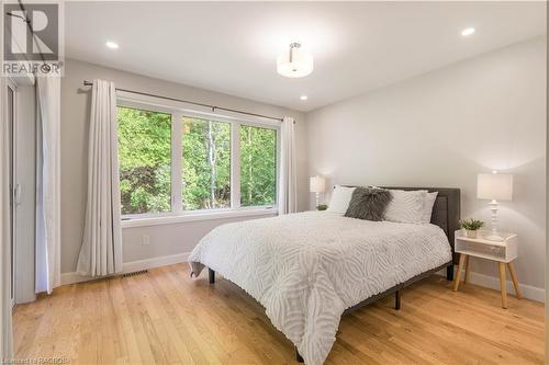 2375 3Rd Avenue E, Owen Sound, ON - Indoor Photo Showing Bedroom