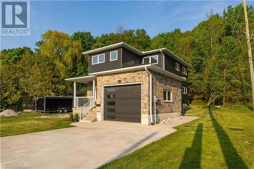 2375 3Rd Avenue E, Owen Sound, ON - Outdoor