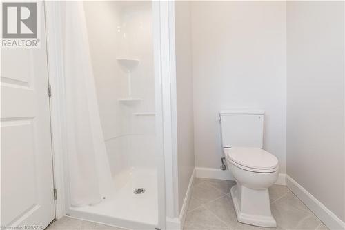 2375 3Rd Avenue E, Owen Sound, ON - Indoor Photo Showing Bathroom