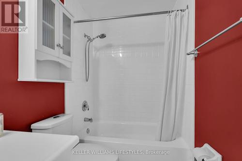 512 - 570 Proudfoot Lane, London, ON - Indoor Photo Showing Bathroom