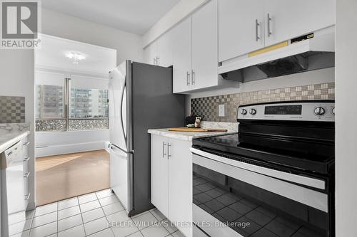 512 - 570 Proudfoot Lane, London, ON - Indoor Photo Showing Kitchen