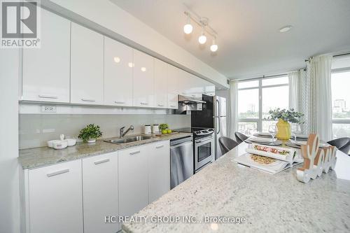 1002 - 15 Singer Court, Toronto (Bayview Village), ON - Indoor Photo Showing Kitchen