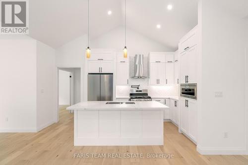 71 Rue Eric, Tiny (Lafontaine), ON - Indoor Photo Showing Kitchen With Double Sink With Upgraded Kitchen