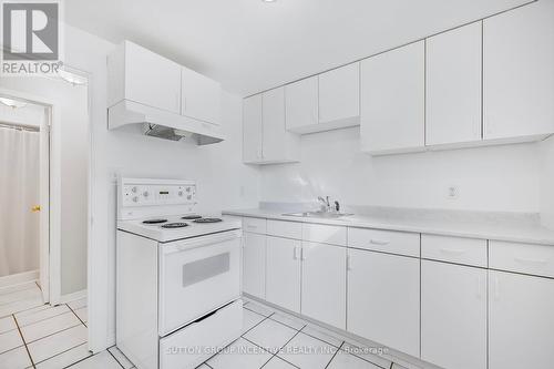 425 Highland Avenue, Orillia, ON - Indoor Photo Showing Kitchen