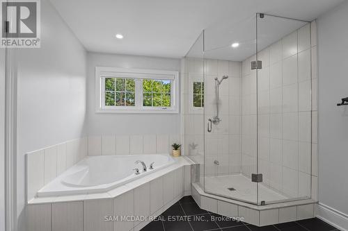 42 Beacon Hill Drive, Brampton (Credit Valley), ON - Indoor Photo Showing Bathroom