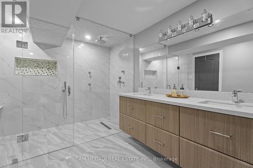 42 Beacon Hill Drive, Brampton (Credit Valley), ON - Indoor Photo Showing Bathroom