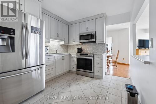 411 - 7 Gale Crescent, St. Catharines, ON - Indoor Photo Showing Kitchen With Upgraded Kitchen