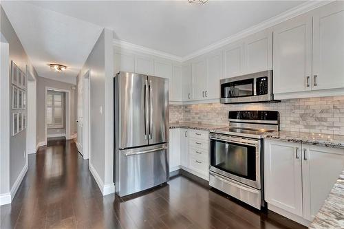 26 Jacqueline Boulevard, Hamilton, ON - Indoor Photo Showing Kitchen