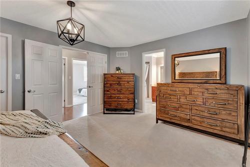 26 Jacqueline Boulevard, Hamilton, ON - Indoor Photo Showing Bedroom