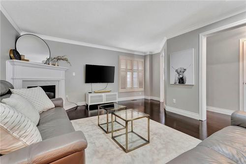 26 Jacqueline Boulevard, Hamilton, ON - Indoor Photo Showing Living Room