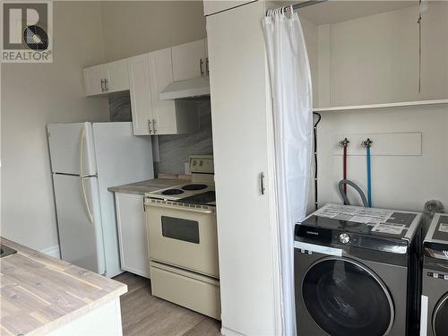 11 Garden Street, Brockville, ON - Indoor Photo Showing Laundry Room