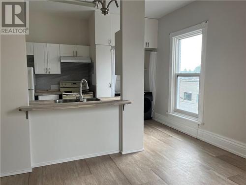 11 Garden Street, Brockville, ON - Indoor Photo Showing Kitchen With Double Sink