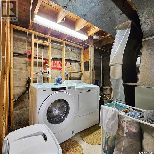 192 23Rd Street, Battleford, SK - Indoor Photo Showing Laundry Room