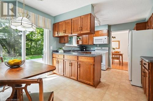 527 5Th Street E, Owen Sound, ON - Indoor Photo Showing Kitchen