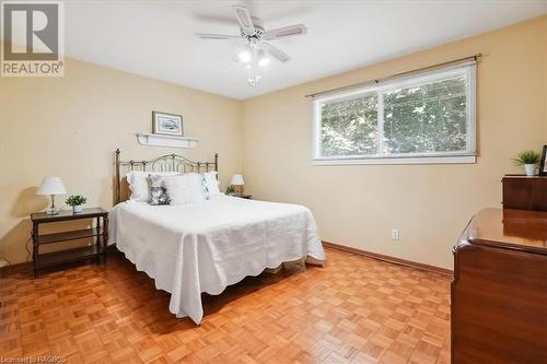 527 5Th Street E, Owen Sound, ON - Indoor Photo Showing Bedroom