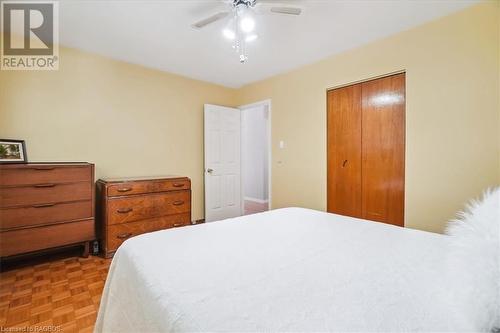 527 5Th Street E, Owen Sound, ON - Indoor Photo Showing Bedroom