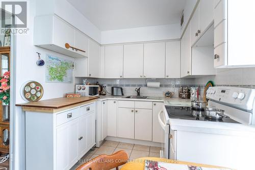 903 - 35 Towering Heights Boulevard, St. Catharines, ON - Indoor Photo Showing Kitchen