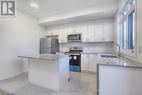 69 Sidney Rose Common, St. Catharines, ON - Indoor Photo Showing Kitchen