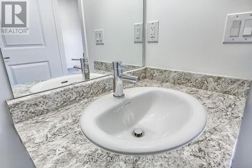 69 Sidney Rose Common, St. Catharines, ON - Indoor Photo Showing Bathroom