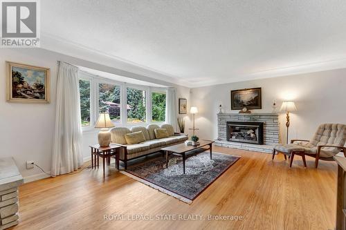 335 Woodworth Drive E, Hamilton (Ancaster), ON - Indoor Photo Showing Living Room With Fireplace