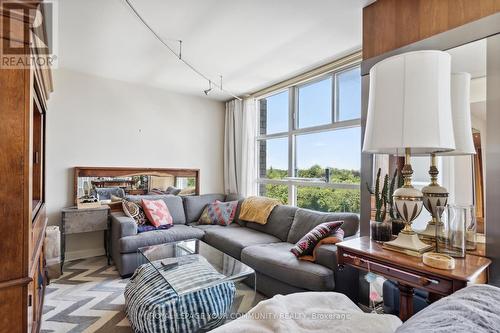 602 - 409 Bloor Street E, Toronto (Church-Yonge Corridor), ON - Indoor Photo Showing Living Room