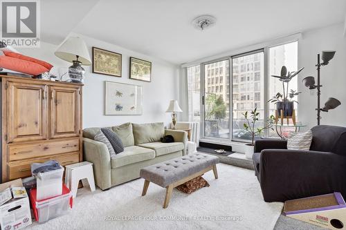 602 - 409 Bloor Street E, Toronto (Church-Yonge Corridor), ON - Indoor Photo Showing Living Room