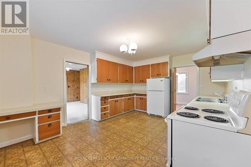 6162 Highway 9, New Tecumseth, ON - Indoor Photo Showing Kitchen