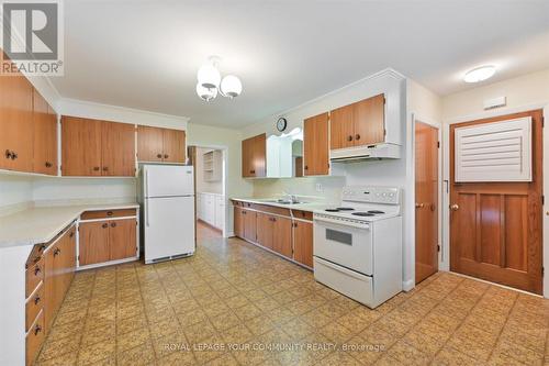 6162 Highway 9, New Tecumseth, ON - Indoor Photo Showing Kitchen